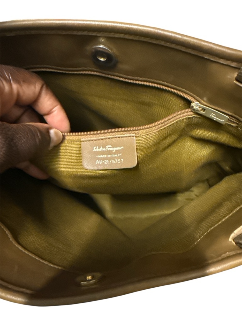 Salvatore Ferragamo Mint & Tan Gancini Logo Tote with COA - Picture 4 of 11